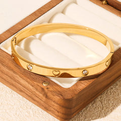 High End Luxury PVD 18K Gold Plated Stainless Steel Non Tarnish Zircon Crystal Love Cuff Bracelets Fashionable Jewelry for Women