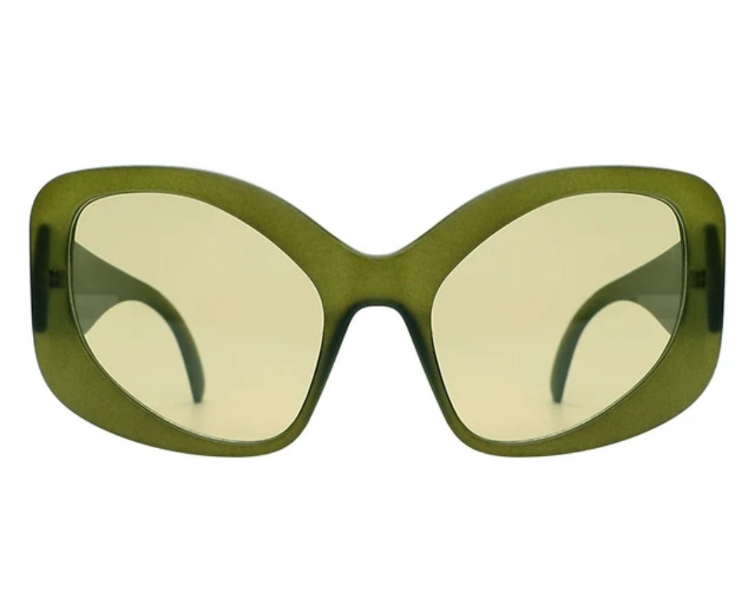 ME - YGG - 137 - MCROONS.COM